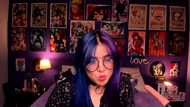Snapshot of anne_cross chatting on December 2024 03:35:01 AM anne cross online show from December 2024 03:35:01 AM