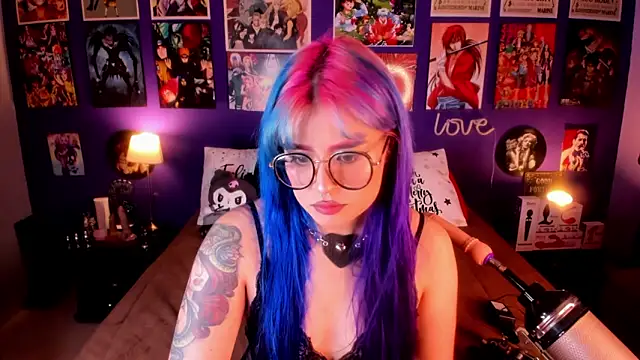 Snapshot of anne_cross chatting on January 2025 02:14:01 AM anne cross online show from January 2025 02:14:01 AM