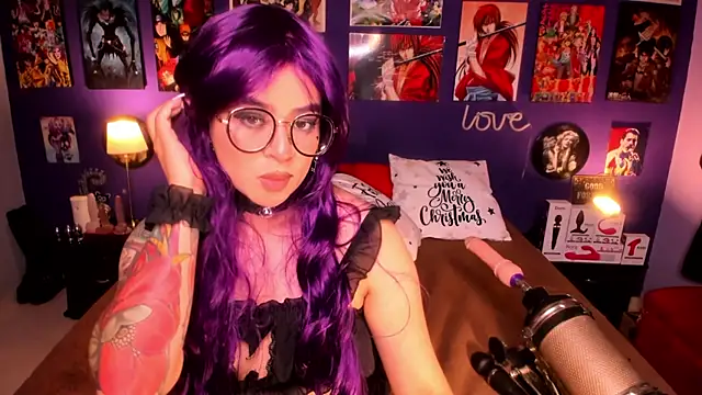 Snapshot of anne_cross chatting on December 2024 04:34:01 AM anne cross online show from December 2024 04:34:01 AM