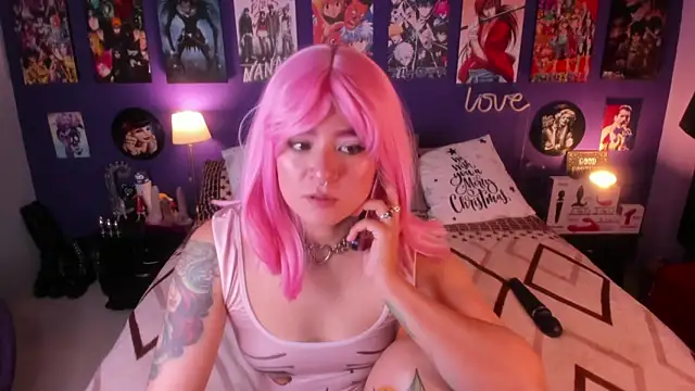 anne cross online show from November 2025 10:21:02 PM