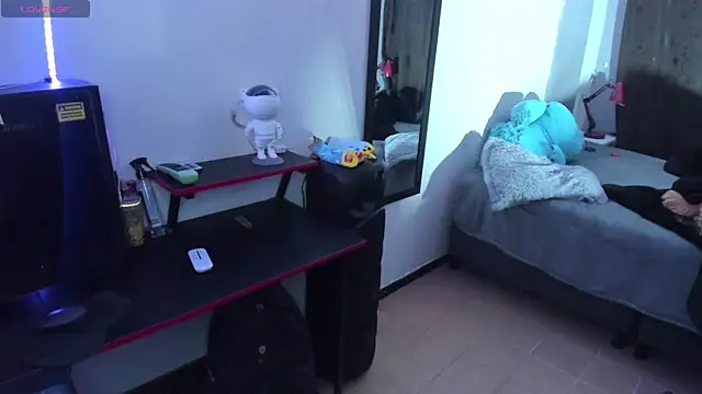 MIABOOBS   online show from September 2025 08:36:01 PM