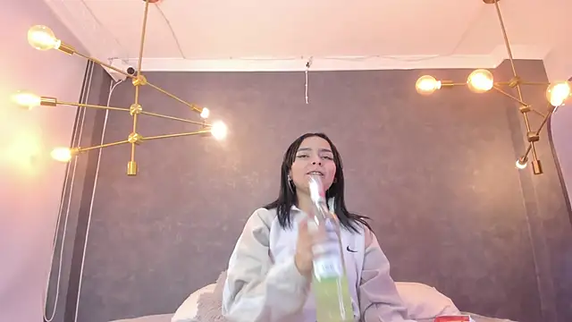 Snapshot of leigh-angels chatting on November 2025 09:41:01 PM leigh-angels online show from November 2025 09:41:01 PM