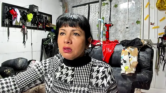 Snapshot of Erlinda-engel chatting on September 2025 12:11:01 PM Erlinda-engel online show from September 2025 12:11:01 PM