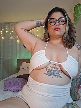 Juliietha servas online show from May 2026 11:32:02 PM
