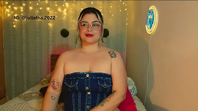 Juliietha servas online show from April 2026 11:39:01 PM