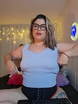 Juliietha servas online show from May 2026 12:47:02 AM
