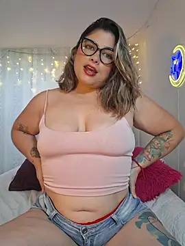 Juliietha servas online show from May 2026 09:03:02 PM