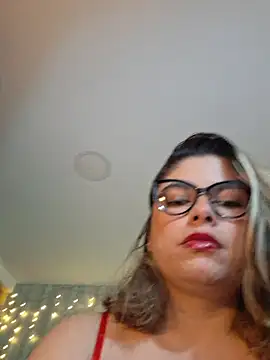 Juliietha servas online show from May 2026 11:43:02 PM