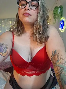 Snapshot of Juliietha_servas chatting on July 2026 10:50:01 PM Juliietha servas online show from July 2026 10:50:01 PM