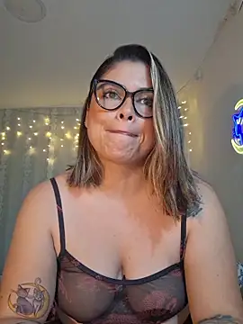 Juliietha servas online show from April 2026 12:09:02 AM
