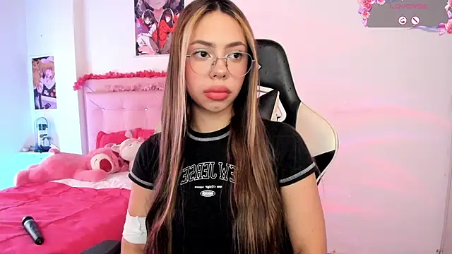 little jade online show from December 2025 05:01:01 PM