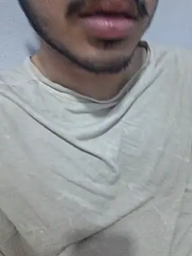 alesssterling online show from April 2026 07:04:01 PM