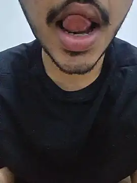 alesssterling online show from April 2026 03:42:02 AM