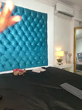 Lillie Burges online show from February 2026 12:27:01 PM