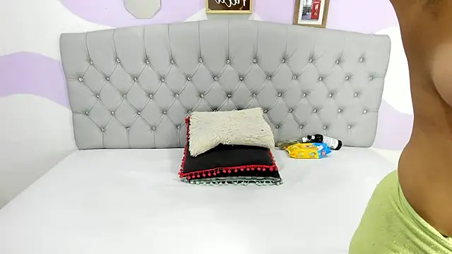 Snapshot of BRIYITHMENA chatting on October 2025 01:32:01 PM BRIYITHMENA online show from October 2025 01:32:01 PM