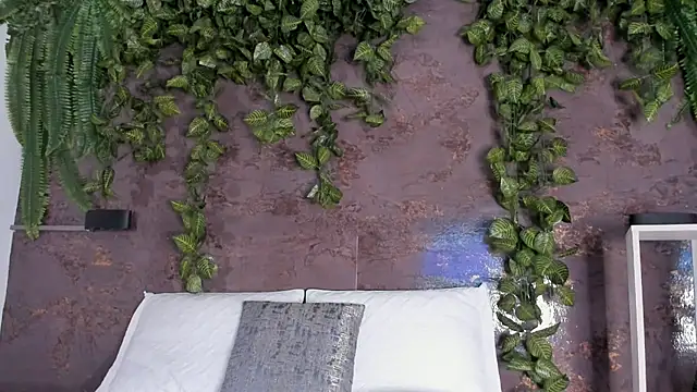 emily hunter12 online show from April 2026 11:58:01 AM