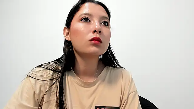 Snapshot of cami-01 chatting on November 2025 08:35:02 PM cami-01 online show from November 2025 08:35:02 PM