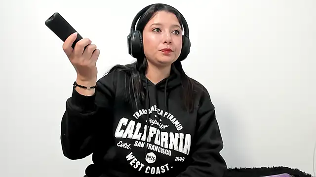 Snapshot of cami-01 chatting on October 2025 02:31:02 PM cami-01 online show from October 2025 02:31:02 PM