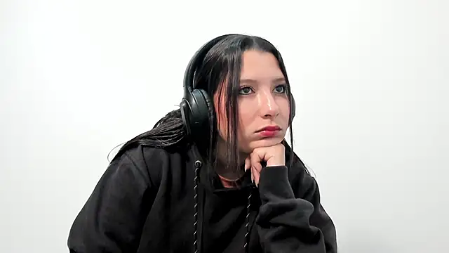 Snapshot of cami-01 chatting on October 2025 02:07:01 PM cami-01 online show from October 2025 02:07:01 PM