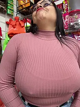 Snapshot of Sol_biglips chatting on July 2026 01:18:01 PM Sol biglips online show from July 2026 01:18:01 PM