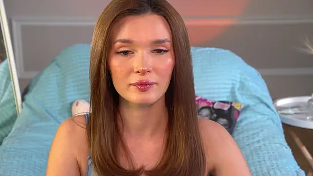 Snapshot of Eva_Golden chatting on May 2026 04:25:01 PM Eva Golden online show from May 2026 04:25:01 PM