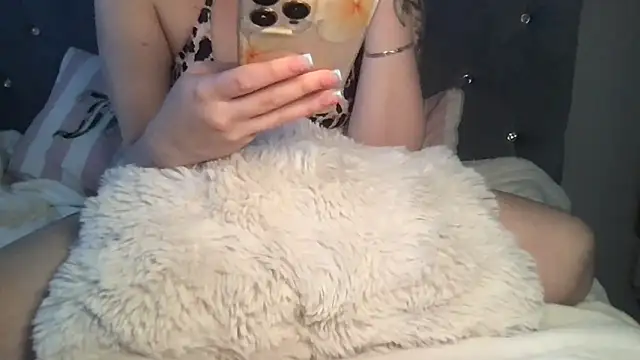 femmefatalebabe online show from April 2026 11:17:02 PM