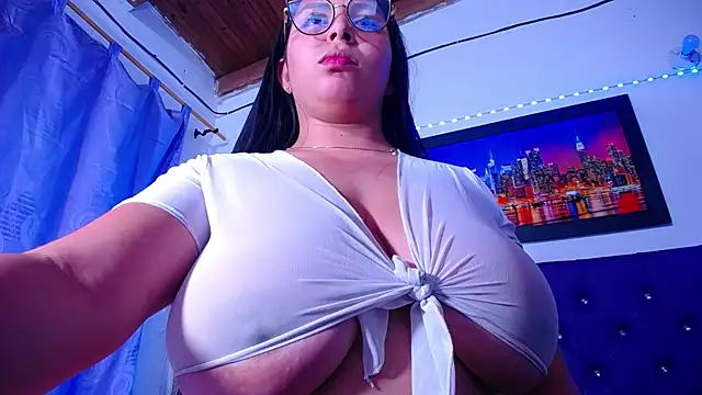 Snapshot of Naturalboobss chatting on March 2025 06:30:01 AM Naturalboobss online show from March 2025 06:30:01 AM
