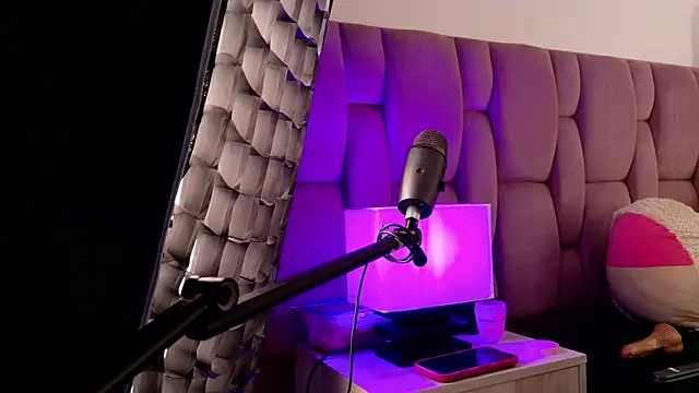 SophiaKarson online show from February 2026 05:24:01 PM