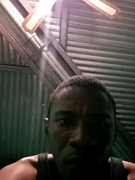 HandsomeBuoyy21 online show from April 2026 10:39:01 AM