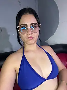 Azuna25 online show from March 2026 06:52:01 PM