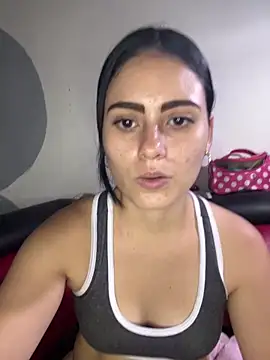 Azuna25 online show from February 2026 07:57:02 PM