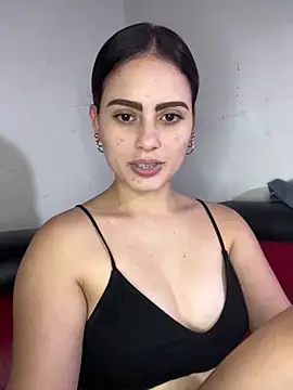 Azuna25 online show from December 2025 06:09:02 PM