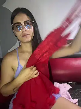 Azuna25 online show from February 2026 07:58:02 PM