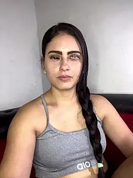 Azuna25 online show from January 2026 07:41:02 PM