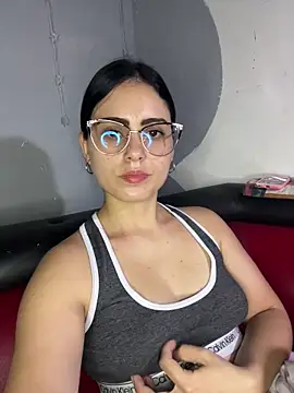 Azuna25 online show from February 2026 07:57:02 PM