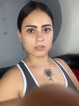 Snapshot of Azuna25 chatting on June 2026 01:01:01 AM Azuna25 online show from June 2026 01:01:01 AM