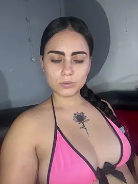 Azuna25 online show from May 2026 07:41:02 PM