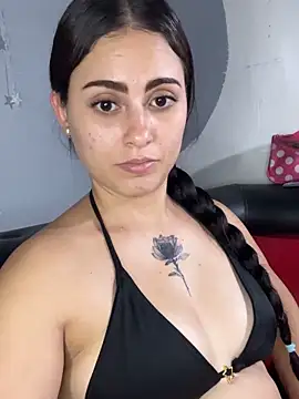 Azuna25 online show from May 2026 08:52:03 PM