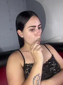 Snapshot of Azuna25 chatting on June 2026 08:20:01 PM Azuna25 online show from June 2026 08:20:01 PM