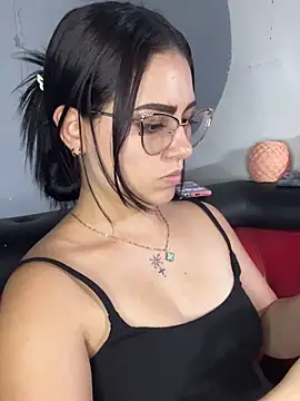 Azuna25 online show from April 2026 08:27:01 PM