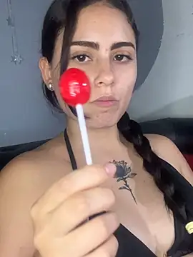 Azuna25 online show from May 2026 01:33:02 AM