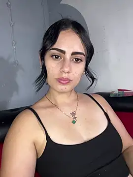 Azuna25 online show from April 2026 08:12:02 PM