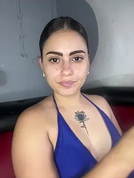 Snapshot of Azuna25 chatting on July 2026 08:31:01 PM Azuna25 online show from July 2026 08:31:01 PM