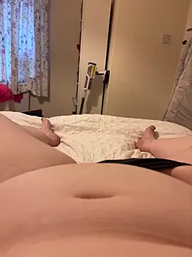 curvygirll2 online show from October 2025 04:30:02 PM