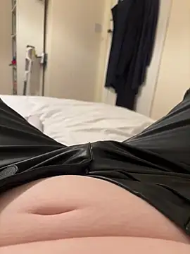 curvygirll2 online show from January 2025 06:27:01 PM