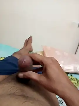 AUNTY1984 online show from April 2026 04:52:02 AM