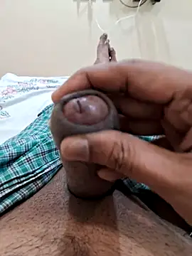 AUNTY1984 online show from June 2026 07:41:01 AM