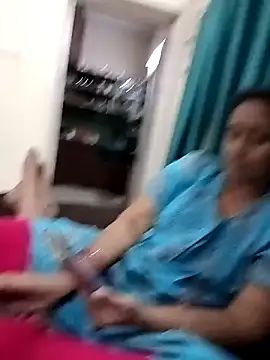 AUNTY1984 online show from May 2026 02:33:02 PM