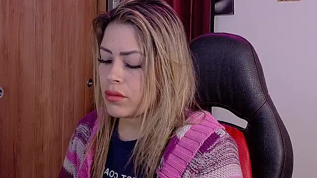 Natalia Montoya online show from October 2025 05:42:01 AM