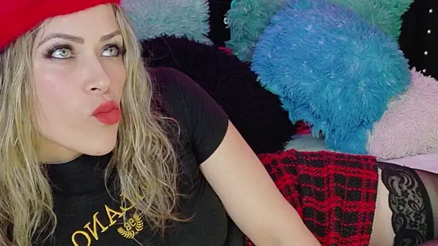 Natalia Montoya online show from December 2025 01:17:01 AM